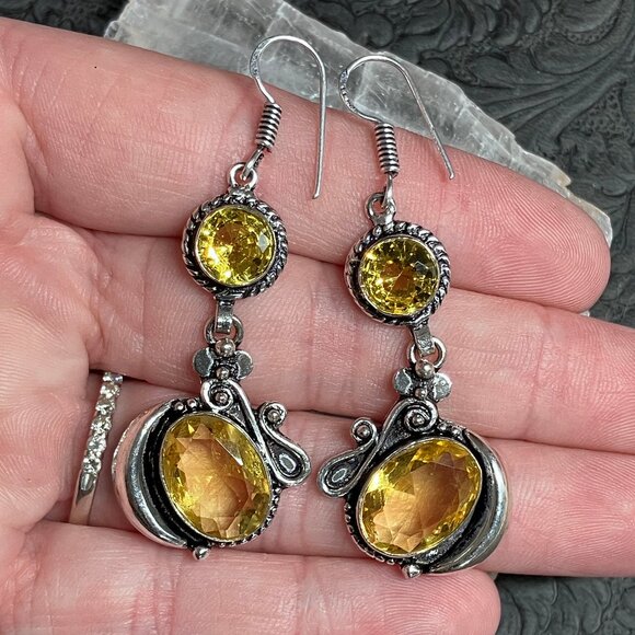 Faceted Citrine Gem Crescent Lunar Yellow Moon Earrings (66 45962) - Picture 1 of 9